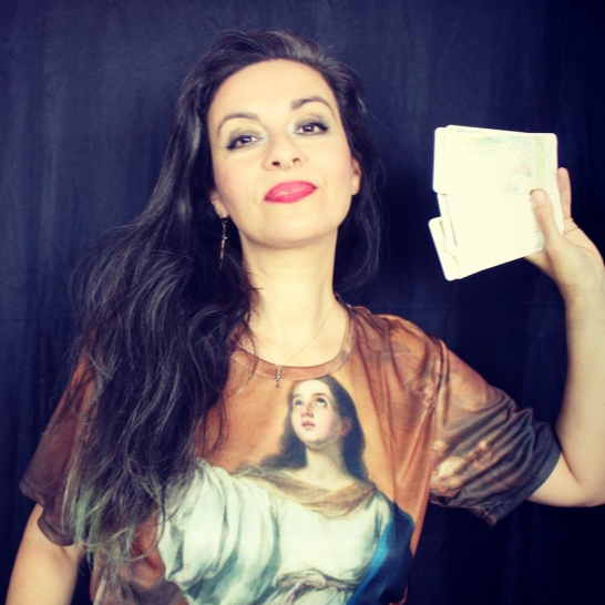 Alicia M R
